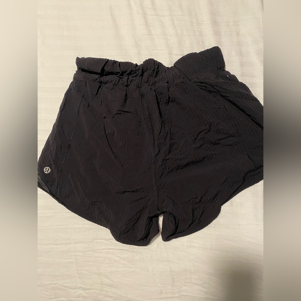 Lululemon high-rise seersucker shorts in black. Size 6 (tall).